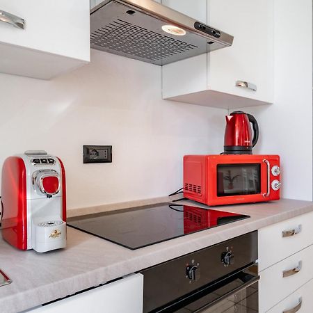 Dolce Teresa Apartment Манделло-дель-Ларіо Екстер'єр фото