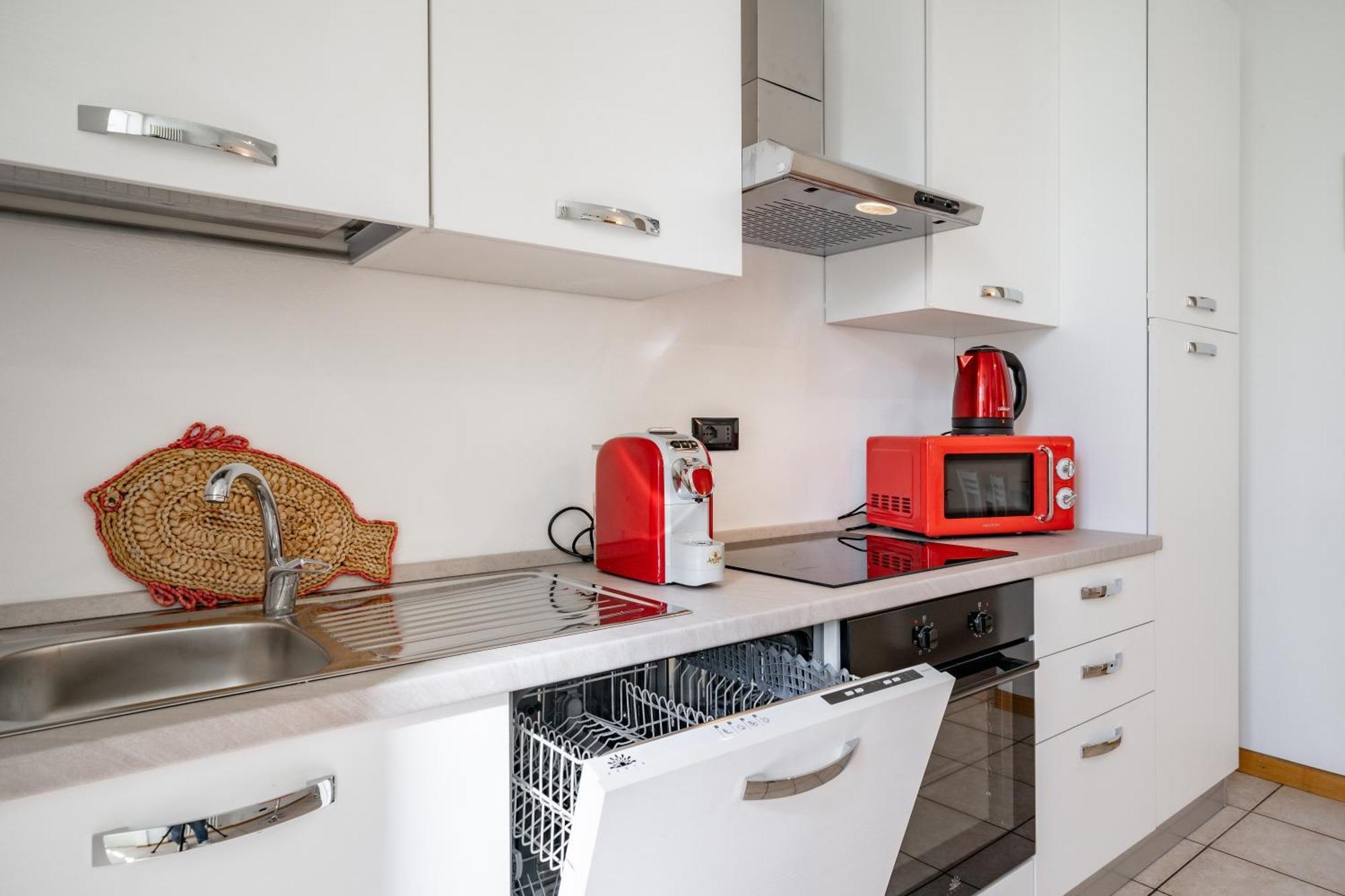 Dolce Teresa Apartment Манделло-дель-Ларіо Екстер'єр фото