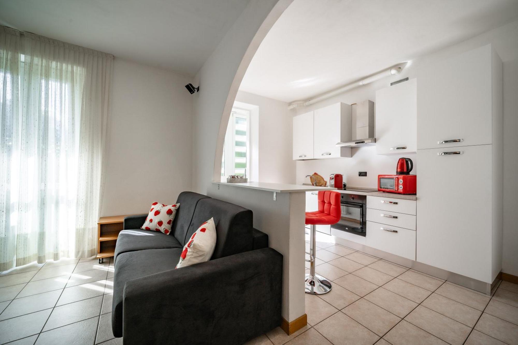 Dolce Teresa Apartment Манделло-дель-Ларіо Екстер'єр фото