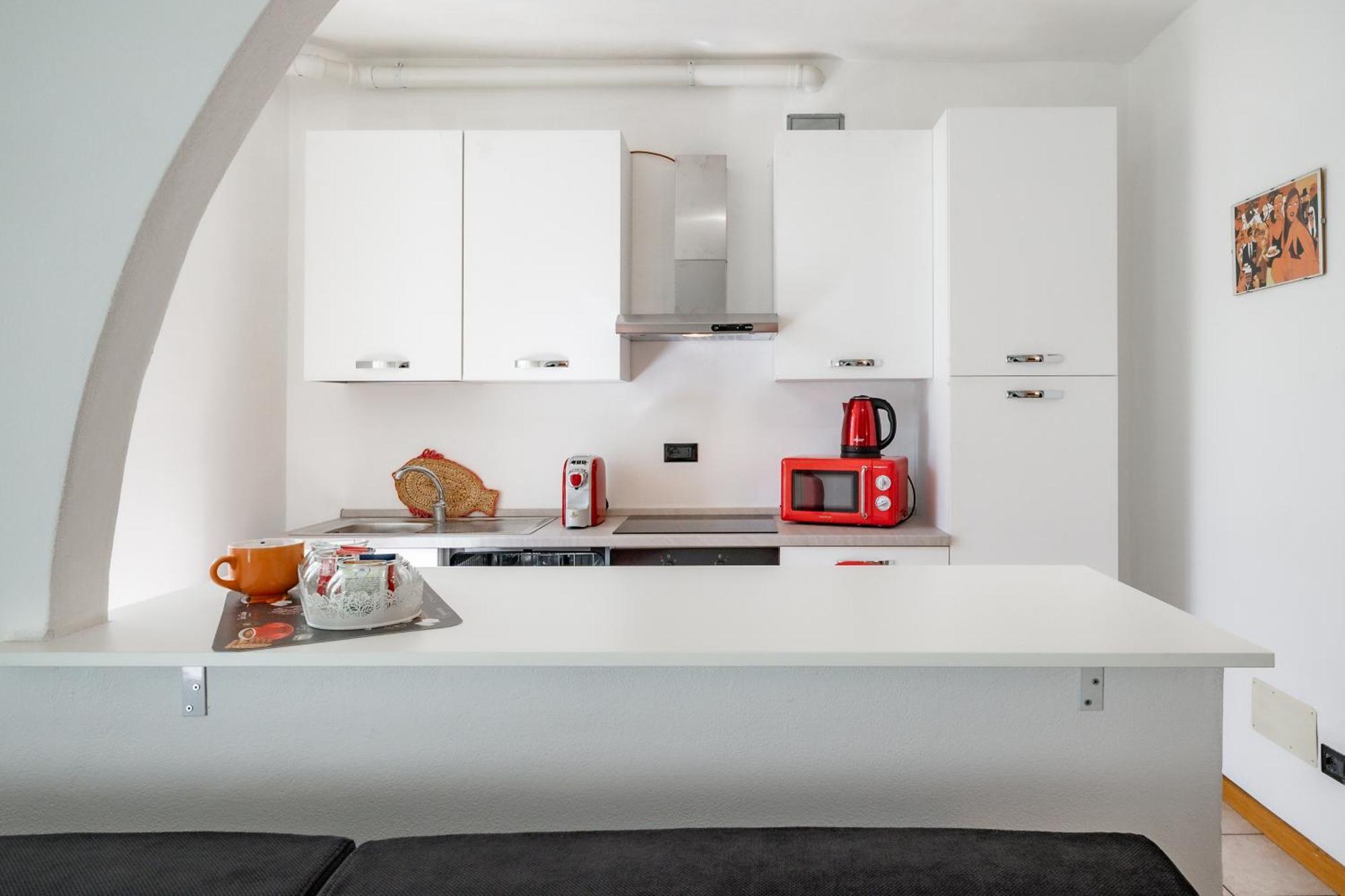 Dolce Teresa Apartment Манделло-дель-Ларіо Екстер'єр фото